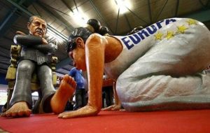 کارناوال “دوشنبه صورتی” آلمان و مجسمه کارتونی اردوغان رئیس جمهور ترکیه + تصاویر