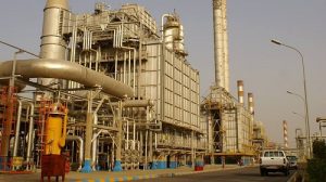 اخراج ۵۰ مهندس و کارمند عرب اهوازی و جایگزینی آنها با نیروهای غیربومی در پالایشگاه...