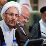 یونسی می‌گوید دولت برای تدریس زبان‌های محلی دستور داده است