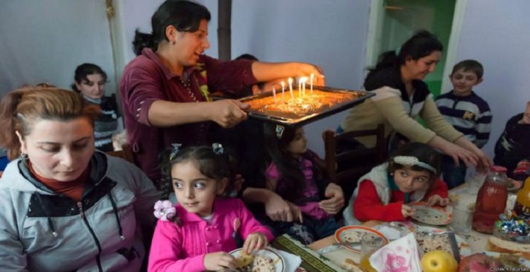 روستایی که از مناقشه قاراباغ متاثر نشد؛ آزربایجانی‌ها و ارامنه در کنار هم زندگی می‌کنند +تصاویر