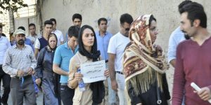 تجمع تورک‌های قشقایی در اعتراض به تخریب آرامگاه “مأذون ” عارف و شاعر نامی قشقایی...