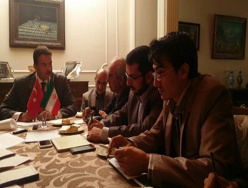 سرکنسول تورکیه در تبریز در نشستی مطبوعاتی:مردم تورکیه داستان قهرمانی رقم زدند/اجرای طرح لغو ممنوعیت تورهای گردشگری به تورکیه