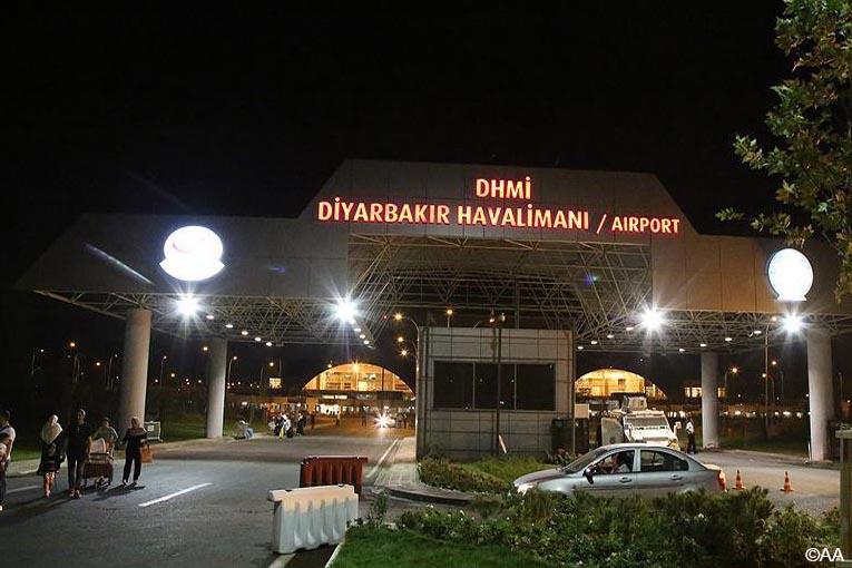 حمله راکتی تروریست‌های پ.ک.ک به فرودگاه دیاربکر
