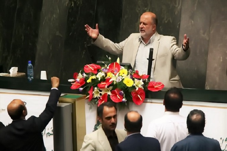 واکنش‌ها به درگیری قاضی‌پور با خبرنگار «روزنامه ایران»