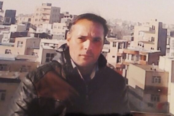 خبری فوری: وضعیت نگران کننده اعتصاب غذای حبیب ساسانیان و تهدید خانواده‌اش