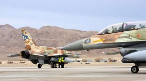 ایران تهدید می‌کند و اسرائیل حمله هوایی به ایران را تمرین