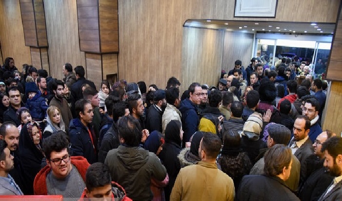 مردم اورمیه برای دیدن «آتابای» صف کشیدند + تصاویر