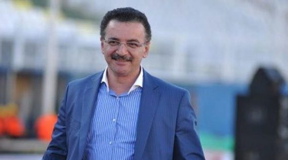 مانع قهرمانی تراکتور آزربایجان می‌شوند