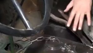 ارمنستان اشغالگر برای جلوگیری از فرار سربازهایش آنها را با زنجیر می بندد