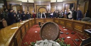 انتخابات زودهنگام برای ارمنستان اجتناب ناپذیر است