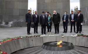 دیدار وزیر دفاع عراق از بنای یادبود به اصطلاح «نسل کشی ارامنه»!