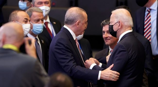 ‘آن عکس’ و رفتار غیرمتعارف و عجیب بایدن