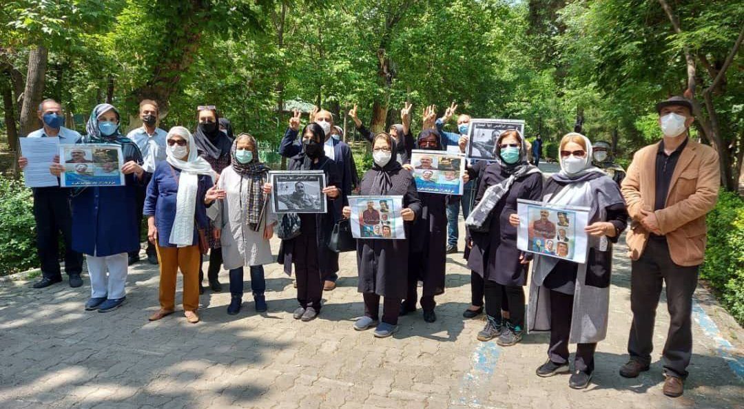 تجمع معلمان در تبریز و اردبیل همزمان با شهرهای دیگر کشور