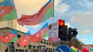 نجات حرکت از دگم اندیشی و نفوذ