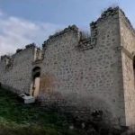 قاراباغ’دا بیر مسجیدین ائرمنیلر طرفیندن طؤوله اولاراق قوللانیلدیغی اورتایا چیخدی