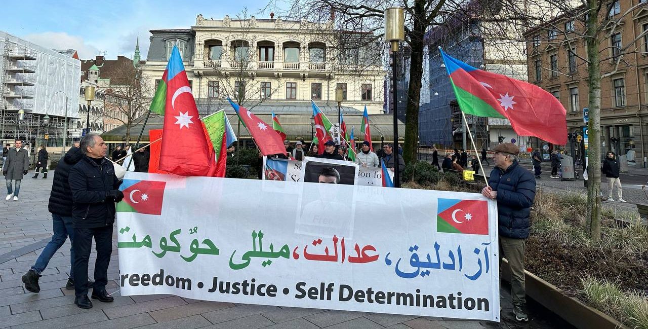 گزارش تصویری از تجمع حمایت از زندانیان سیاسی تورک‌ آزربایجان جنوبی و اقلیم عرب احواز در شهر  گوتنبرگ سوئد