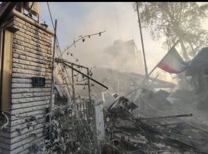 شاخ و شانه کشیدن مجازی جمهوری اسلامی و طرفدارانش