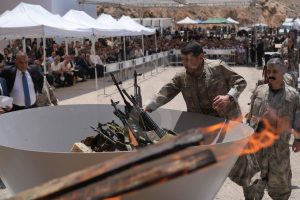 خلع سلاح نمادین پ‌.ک‌.ک در سلیمانیه عراق با نظارت ترکیه