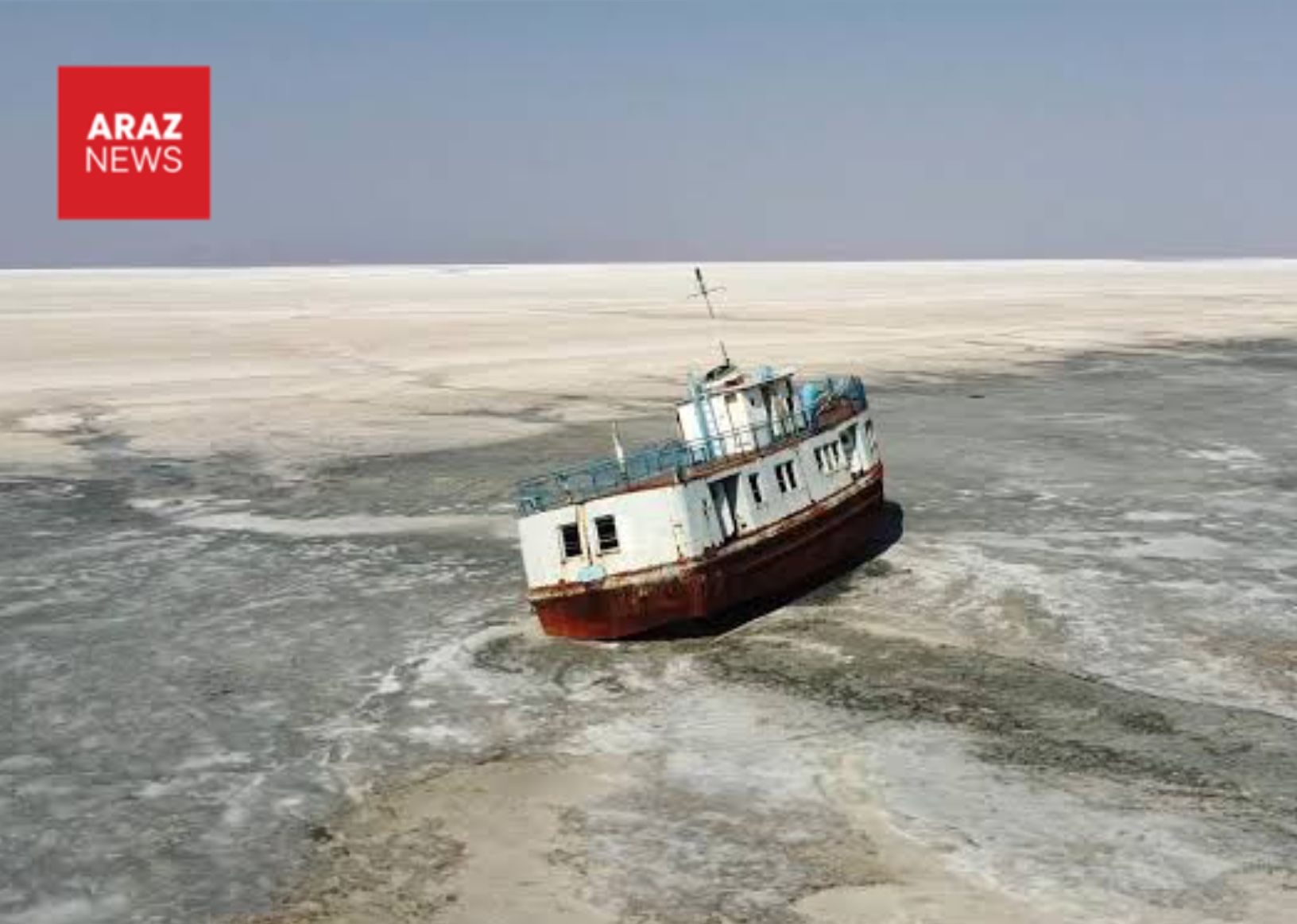 نگاهی به قطع امیداز احیای دریاچه اورمیه با شرایط فعلی؛ برداشت نمک با مجوز محیط ‌زیستی