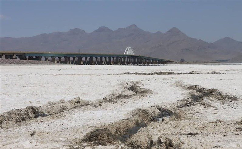 نقش سپاه پاسداران درخشکاندن دریاچه ارومیه